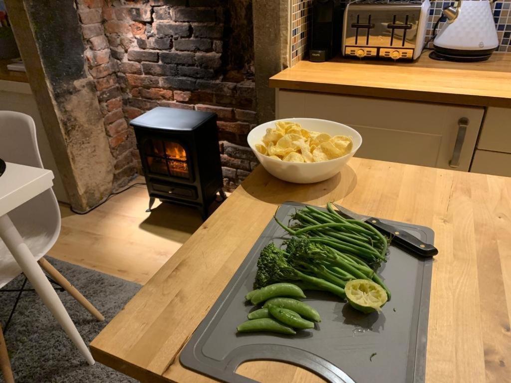 The Tenth House, Grade II Listed Georgian Town House, Wirksworth, Derbyshire, Peak District Cottage, Sleeps 4 Exterior foto