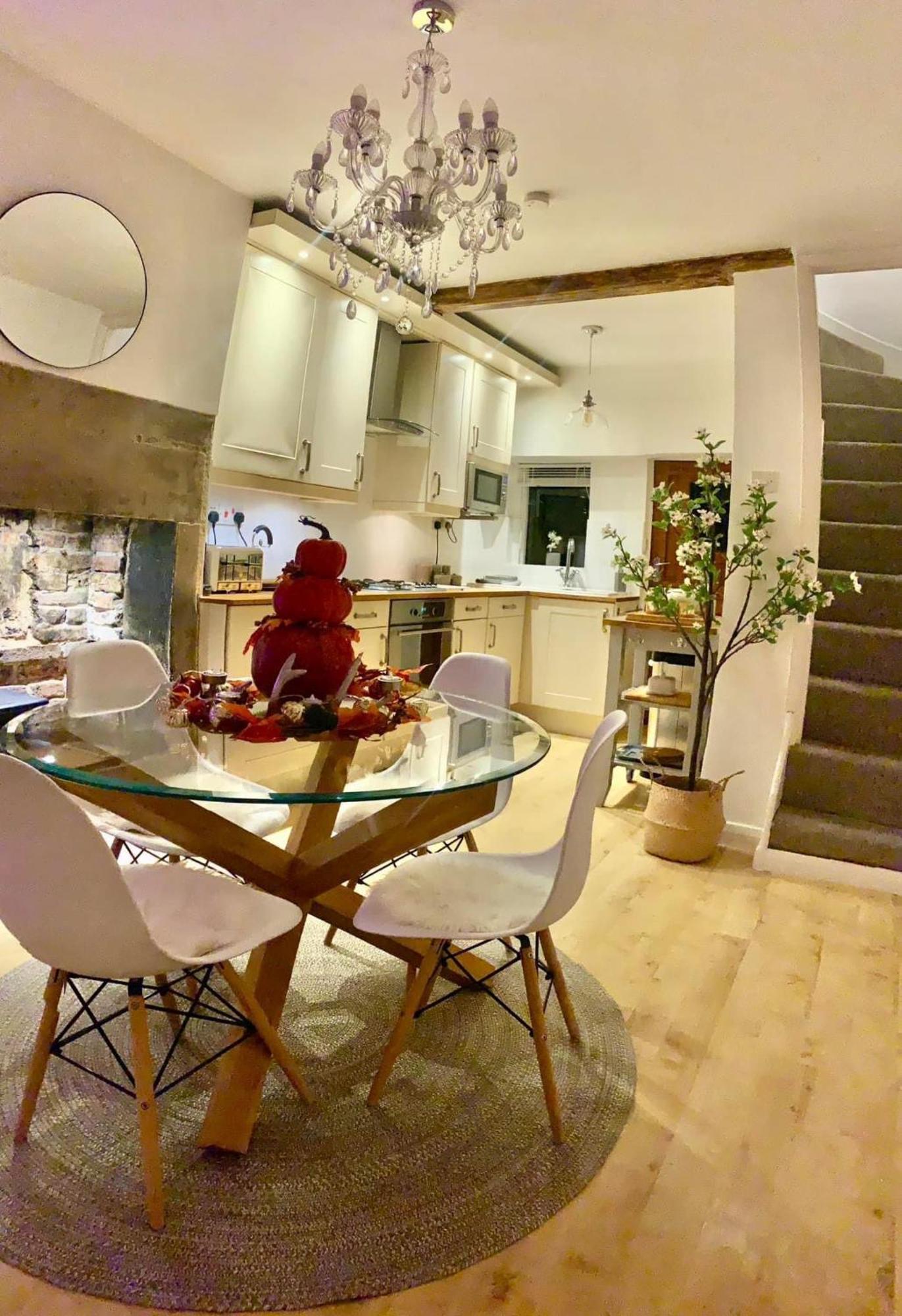 The Tenth House, Grade II Listed Georgian Town House, Wirksworth, Derbyshire, Peak District Cottage, Sleeps 4 Exterior foto